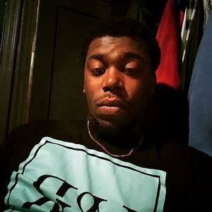 Meet your Posher, Dominique